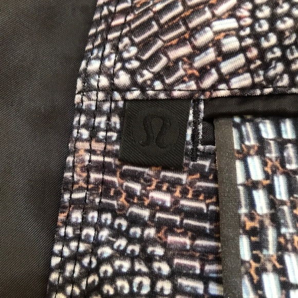 LULULEMON Athletica size M printed joggers/ pants - Picture 11 of 11